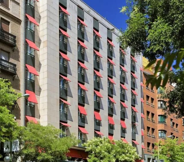 Hotel Vincci Soma: Conoce sus increíbles servicios y ubicación en Madrid
